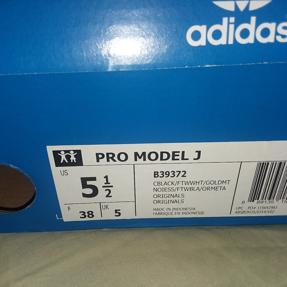 Adidas - Picture 3 of 3